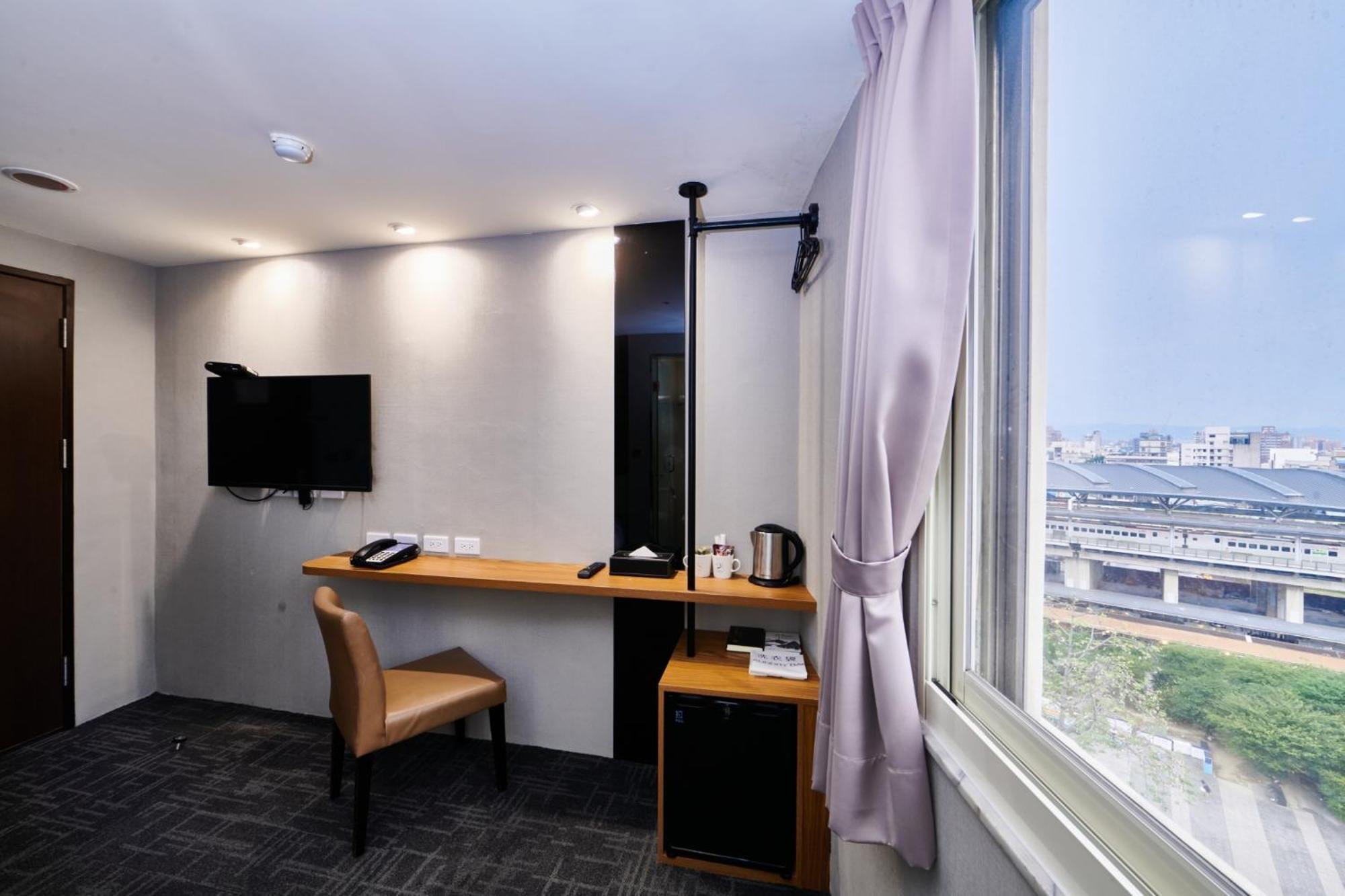 Hotel Leisure 台中輕行旅 מראה חיצוני תמונה