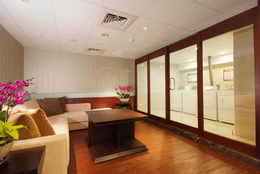 Hotel Leisure 台中輕行旅 מראה חיצוני תמונה