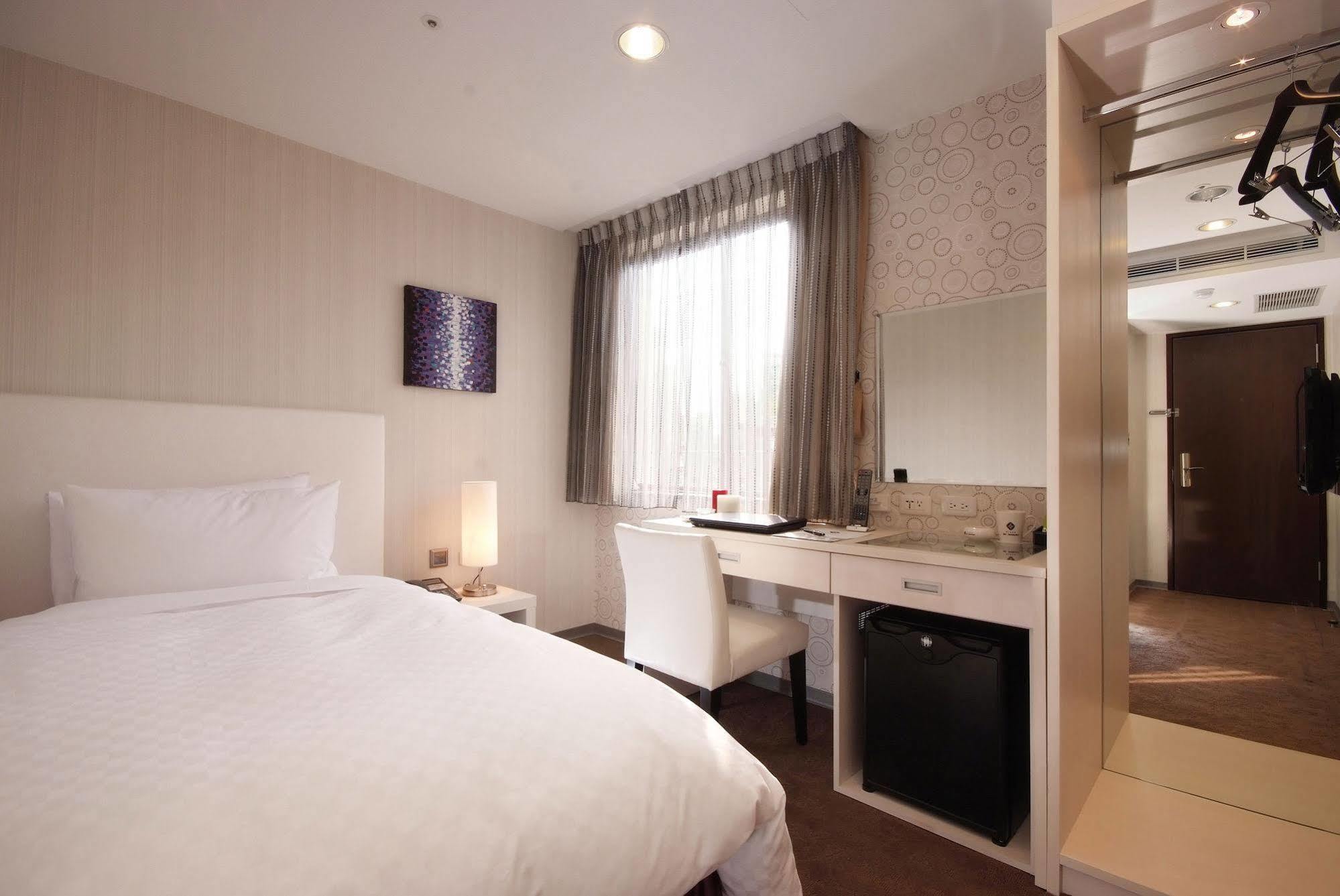 Hotel Leisure 台中輕行旅 מראה חיצוני תמונה